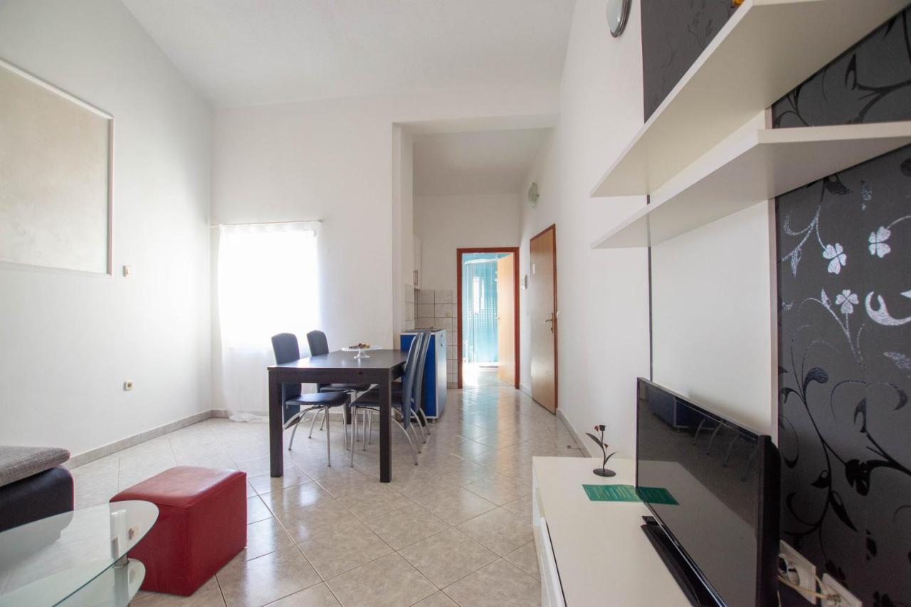 Cozy Apartment With Breakfast On Request 1 Pula Dış mekan fotoğraf